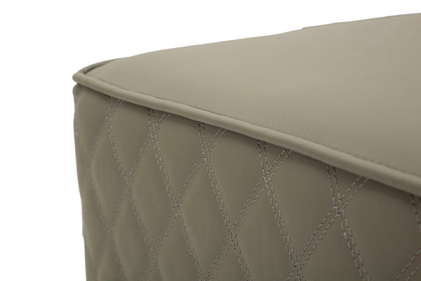 Puff Quadrado Sharon - Couro Sintético Cinza e Base Dourada - 35 cm x 35 cm x 38 cm