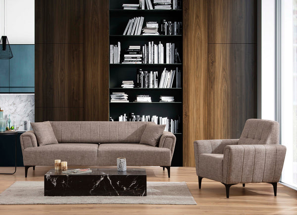 Poltrona “Sora” — 90x95x77 cm — Castanho Claro com Pernas Pretas, Espuma DNS e Estrutura em Faia