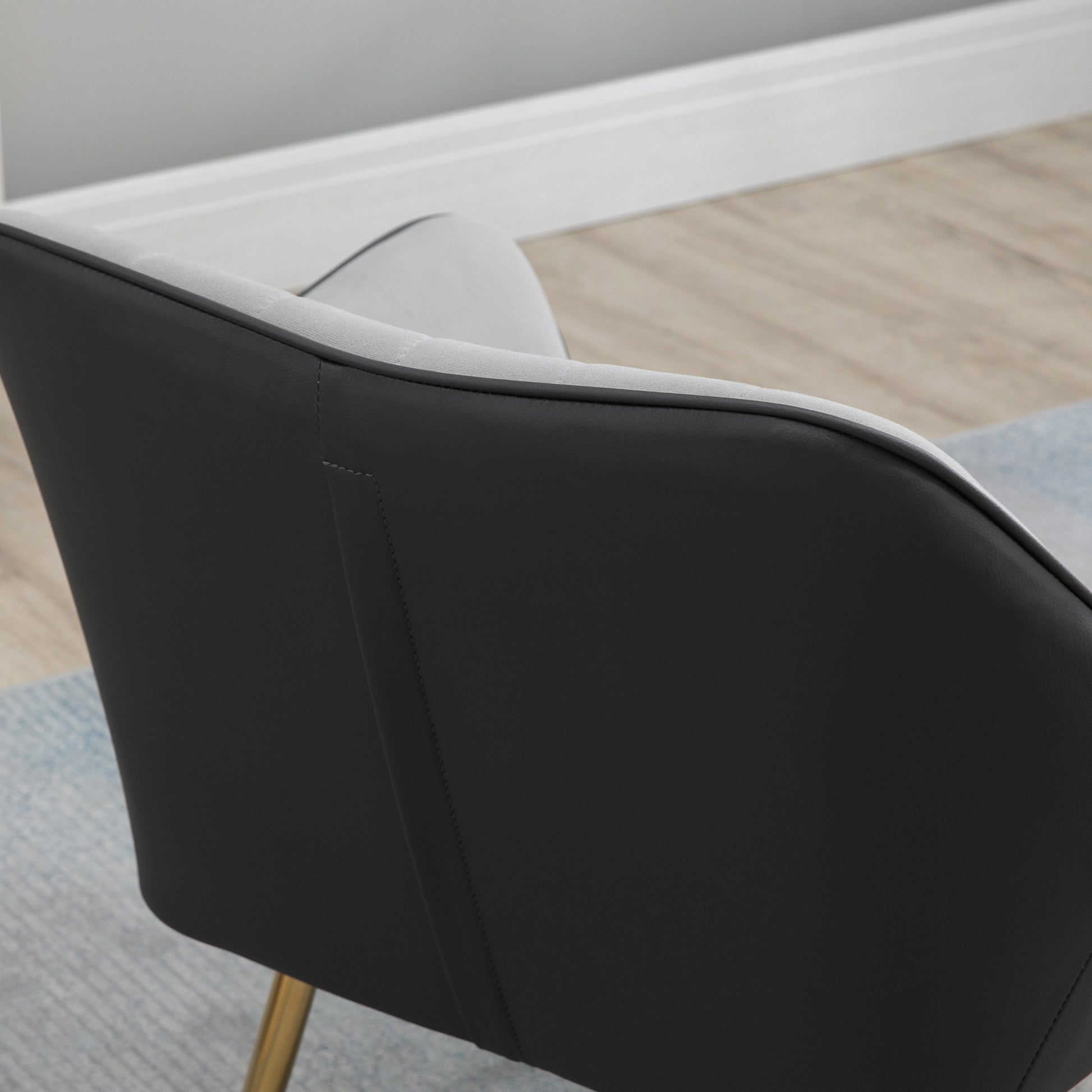 Poltrona de Sala de Estar Estofada em Couro Sintético e Veludo com Apoios para os Braços Pés Dourados e Estrutura de Aço Poltrona para Dormitório Carga 120 kg 64x62x72,5 cm Cinza