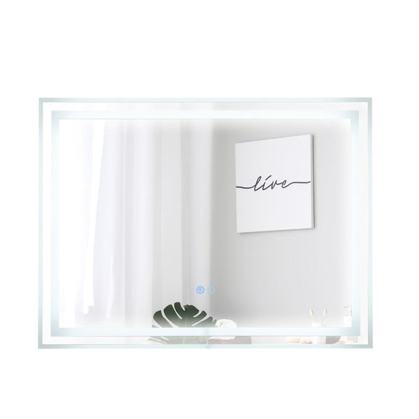 Espelho LED de Parede com Antivapor – Modelo Vittoria | 80x60 cm – Retangular, Luz Regulável, Interruptor Tátil e Memória