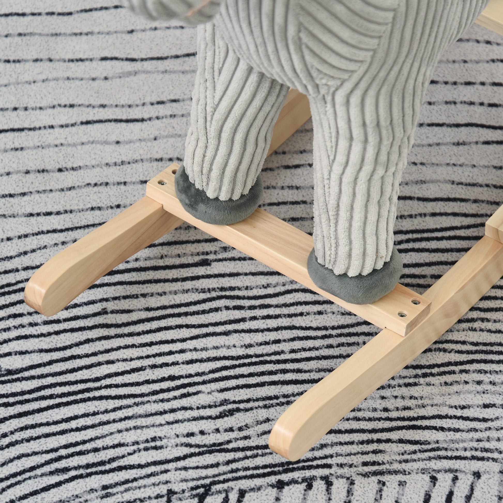 HOMCOM Baloiço Infantil de Cavalo para Crianças acima de 3 Anos Baloiço de Pelúcia com Sons de Relinchos e Galopes e Base de Madeira 73x35x64cm Azul e Cinza - A minha loja