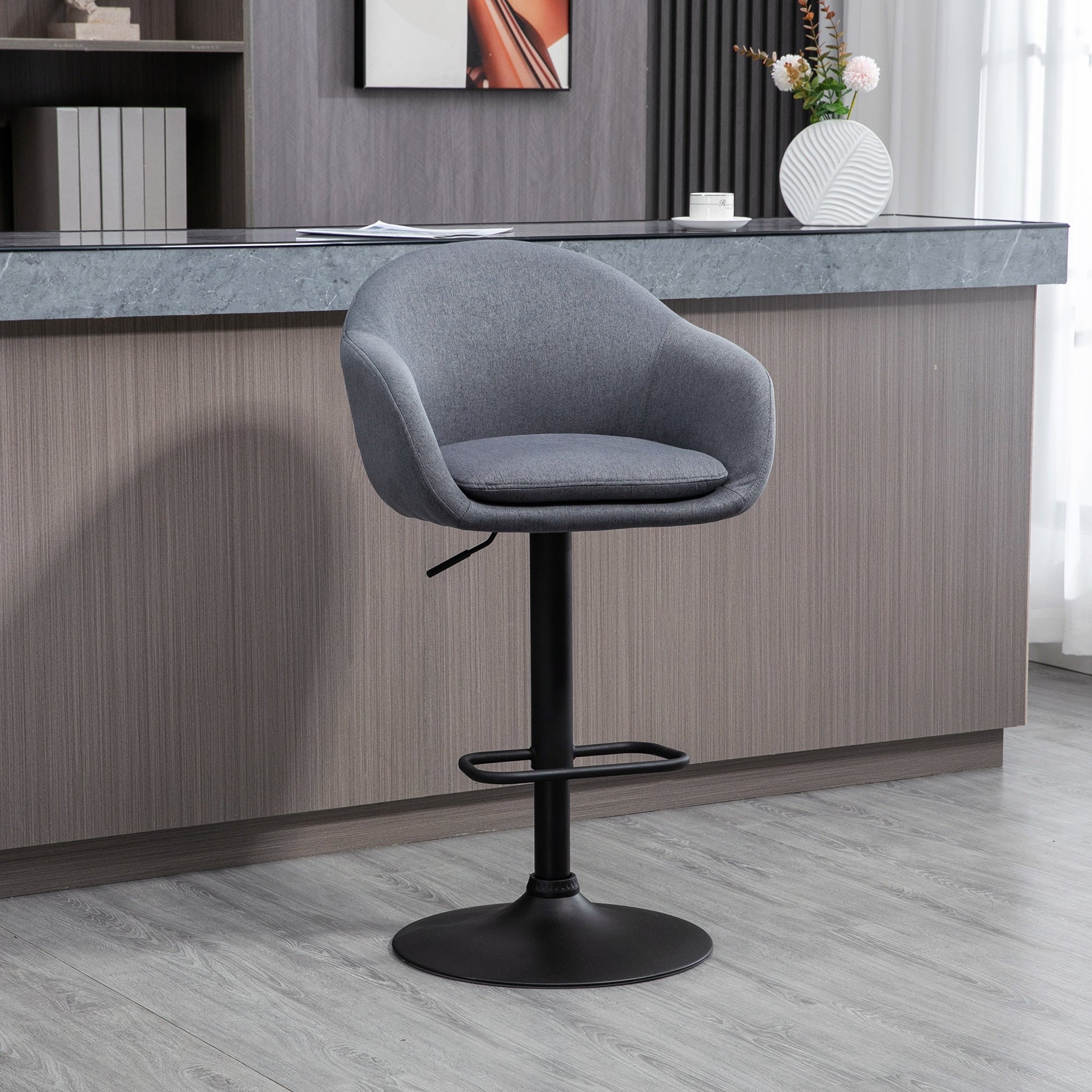 HOMCOM Banco Alto de Cozinha com Altura Ajustável Banco de Bar Estofado com Apoio para o Pés e Pés de Aço Carga Máxima 110 kg 54x54x92 - 112 cm Cinza Escuro - A minha loja