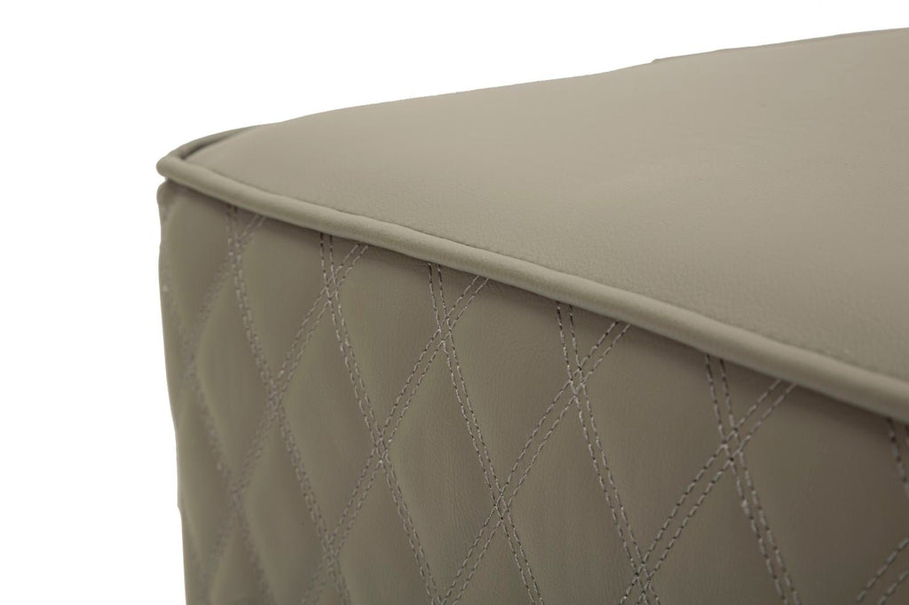 Puff Quadrado Sharon - Couro Sintético Cinza e Base Dourada - 35 cm x 35 cm x 38 cm - A minha loja