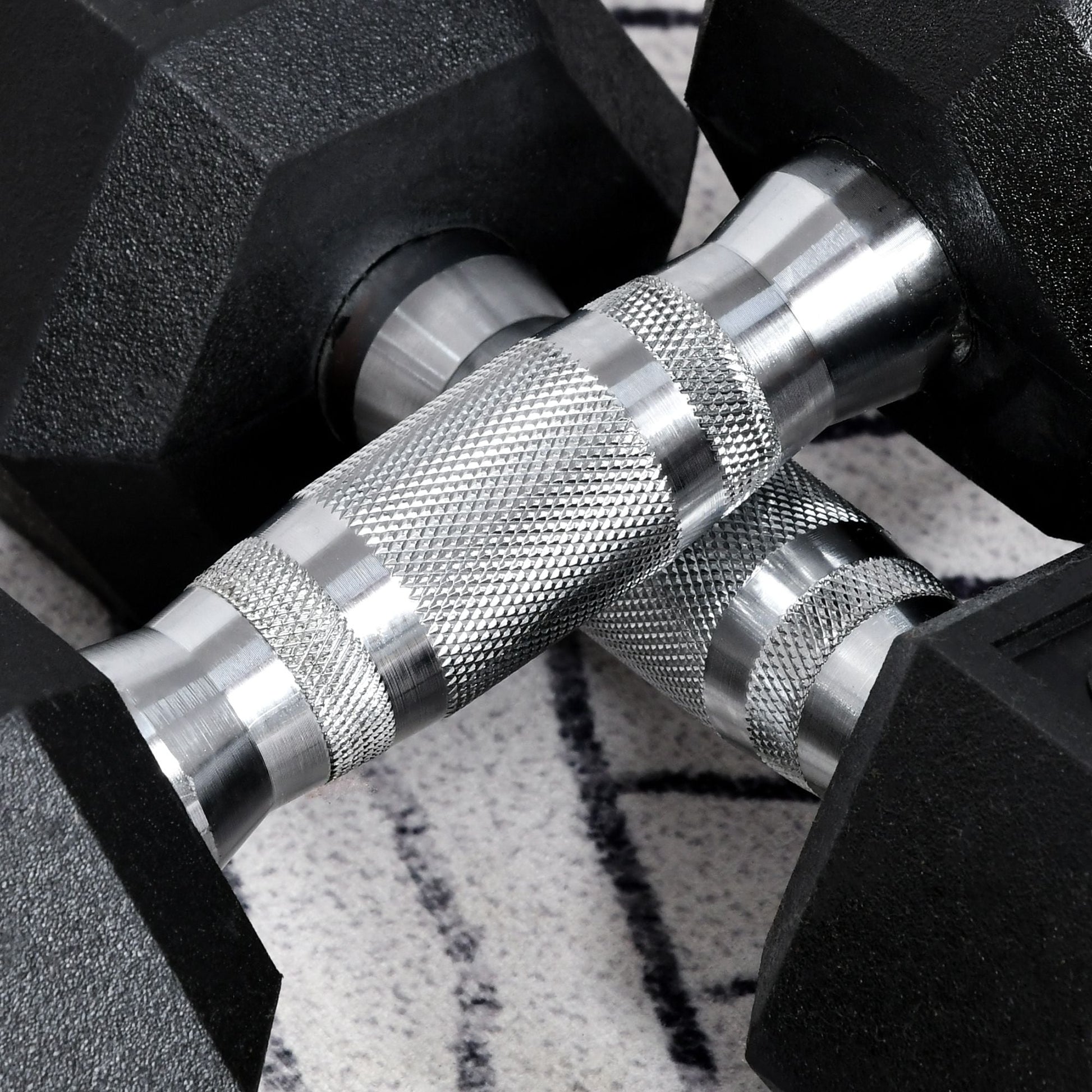 Conjunto de Halteres 12 kg com Barra Metálica e Cabeça Hexagonal Conjunto Pesos para Treino em Casa Ginásio 28,8x11,5 cm Preto e Prata – Modelo Luleå